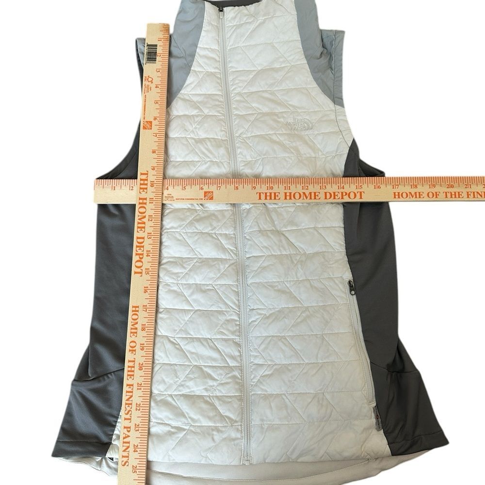 Womens The North Face Thermoball Flash Dry Vest Grey White Medium - Picture 2 of 8